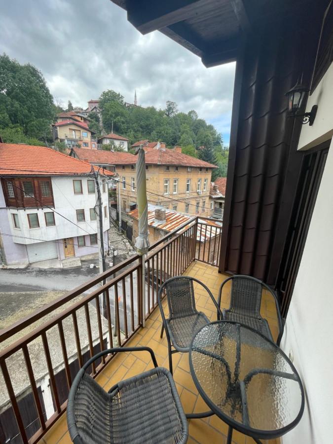 Casa Gialla Free Parking Sarajevo Eksteriør bilde